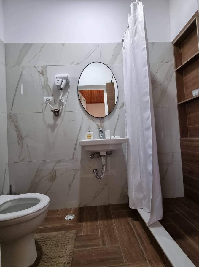 B Vishe Guest House จีโรคาสเตอร์ ภายนอก รูปภาพ