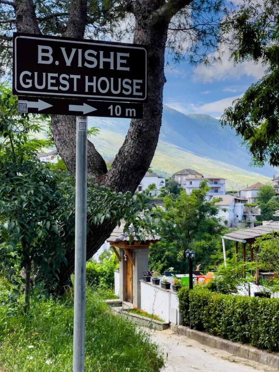 B Vishe Guest House จีโรคาสเตอร์ ภายนอก รูปภาพ